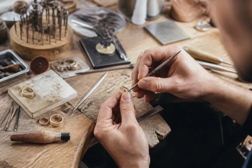 Trouver un fabricant français de bijoux sur mesure
